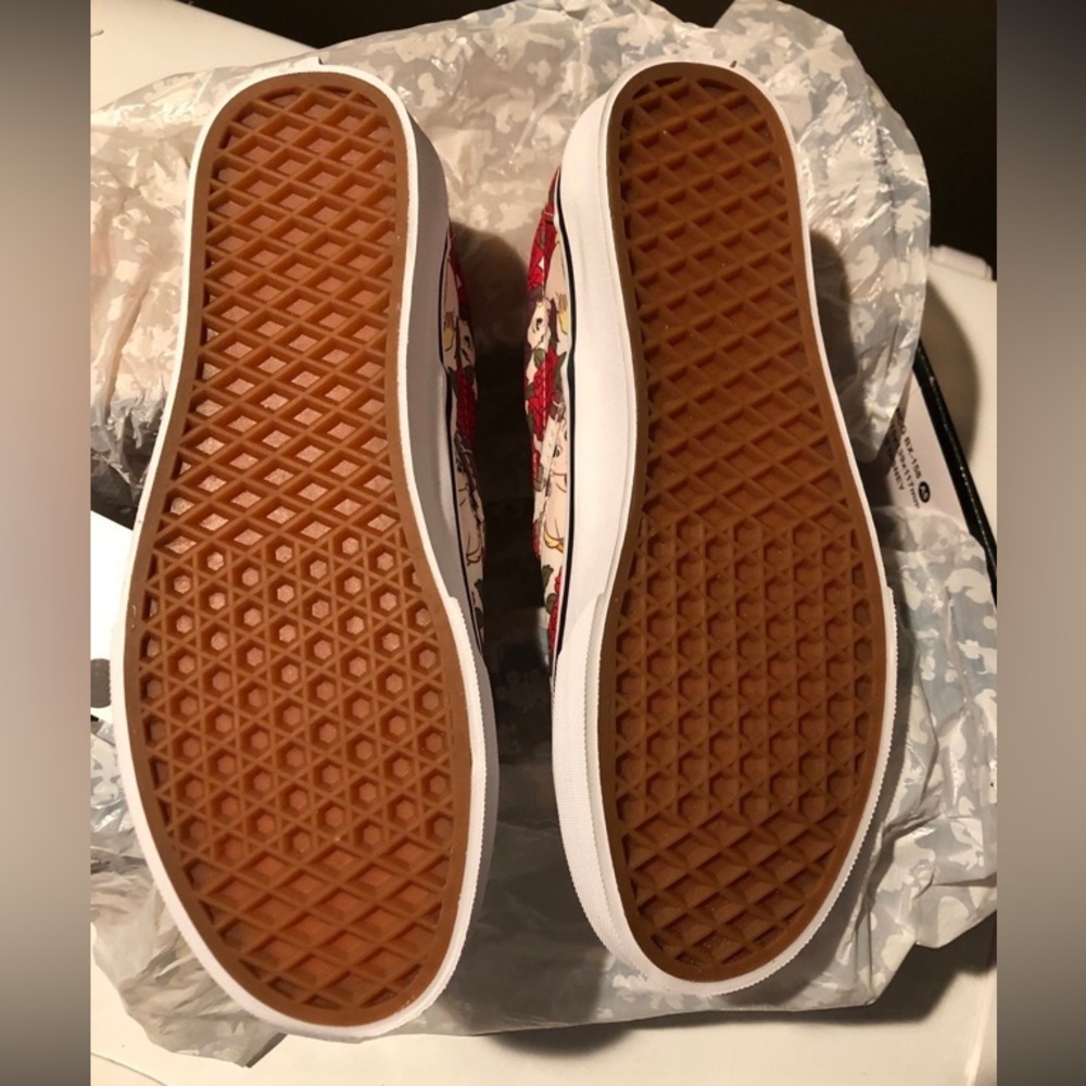 NWT Limited Edition Rare Disney X Vans Slip On Shoes featuring Belle women’s 9 - Picture 5 of 6